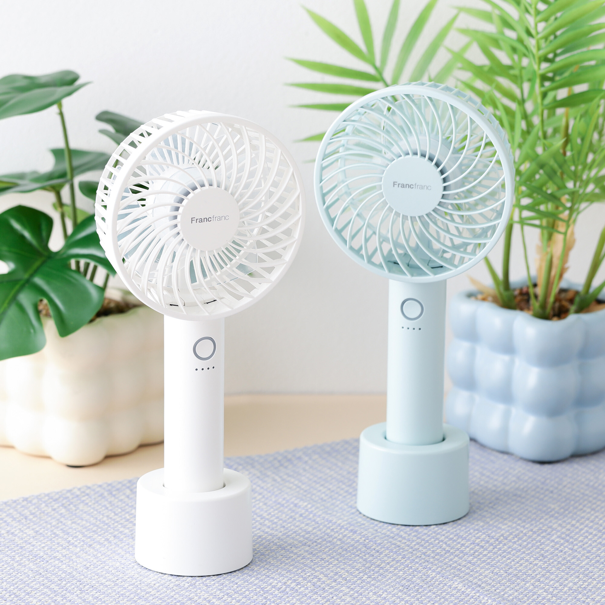 本日再入荷】ハンディファンのホワイト、ミントカラーが本日再入荷