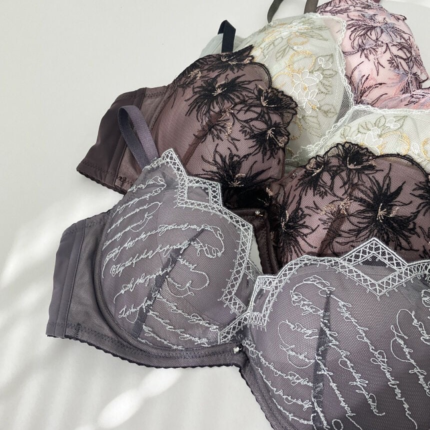 【極美品】改訂増補版 アクセシブルデザイン 新作】【BRAGENIC 脇高細見えtype】ノンワイヤーで谷間も