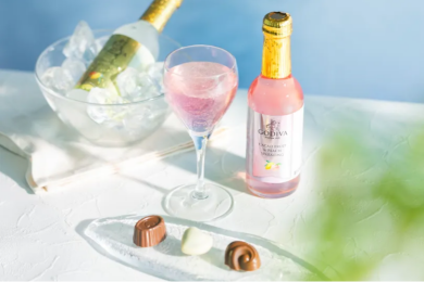 爽やかな味わいのゴディバ「カカオフルーツジュース」の炭酸飲料！