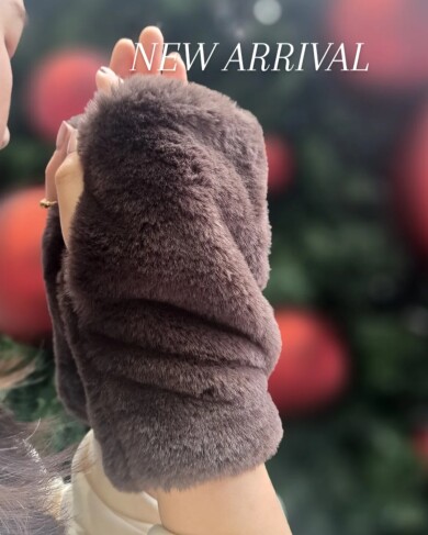 冬にオススメの手袋が入荷しました⭐️