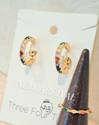 新作のアクセサリー入荷しました♡