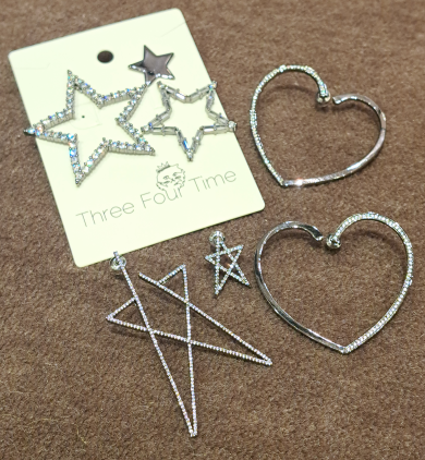 新作のアクセサリー入荷しました⭐️