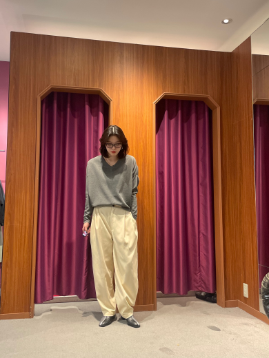 NEW IN🤍ワイドVネックプルオーバーのご紹介！！