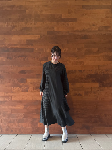 NEW IN🖤ストライプ切替ワンピースのご紹介！！