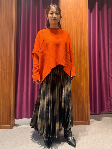 NEW IN🧡大人気！！変形ニットプルオーバーのご紹介✨