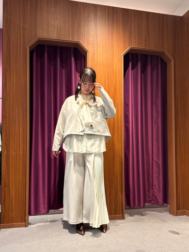 NEW IN🤍ノーカラーショートジャケットのご紹介！！