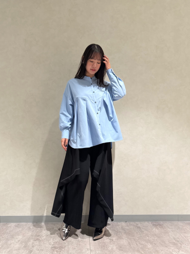NEW IN🖤切替タックブラウスのご紹介！！