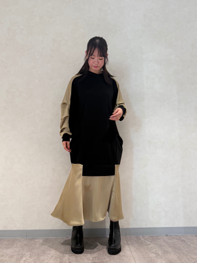 NEW IN🖤切替ヘムフードワンピースのご紹介!!