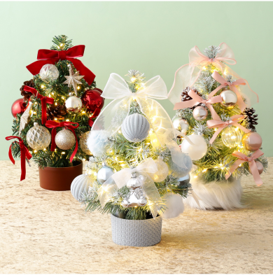 デスクトップからクリスマス気分が楽しめる、オーナメント付きのデスクトップツリーが今年も登場🩷