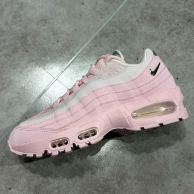【NIKE／AIRMAX 95】Newカラー🩷🩷