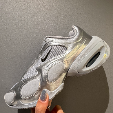 【NIKE ／W AIRMAX MUSE】🤍🩶