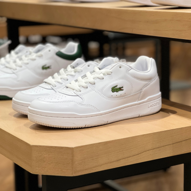 【LACOSTE】爽やかな白スニーカーが入荷‼