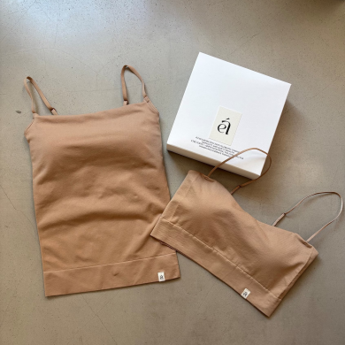 【新作】 【ＥＴＲＥ　ＴＯＫＹＯ　×　ＡＭＰＨＩ】フィットカップインバンドゥキャミソール ブラトップ