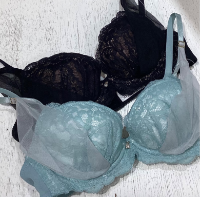 【新色】自然なまるみバストをメイク