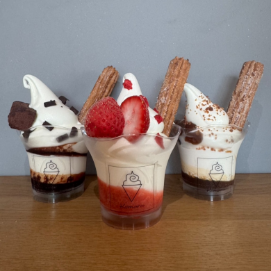 チュロスサンデー販売中！