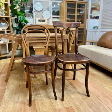 暮らしに馴染むアンティークチェア☆