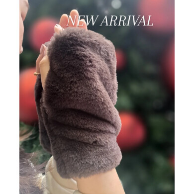 冬にオススメの手袋が入荷しました⭐️