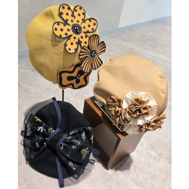 新作のバラ色の帽子が入荷しました🌹