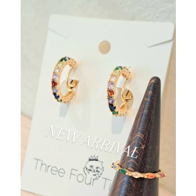 新作のアクセサリー入荷しました♡