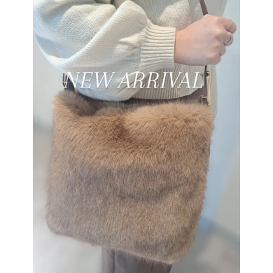 冬にピッタリのバッグが入荷しました♡