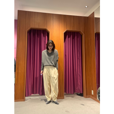 NEW IN🤍ワイドVネックプルオーバーのご紹介！！