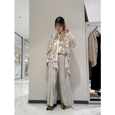 NEW IN🩶エンブロイダリー比翼シャツのご紹介！！