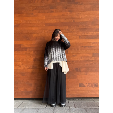 NEW IN🖤グラデーションケーブルニットプルオーバーのご紹介！！