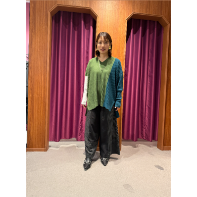 NEW IN💚切替ニットプルオーバーのご紹介！！