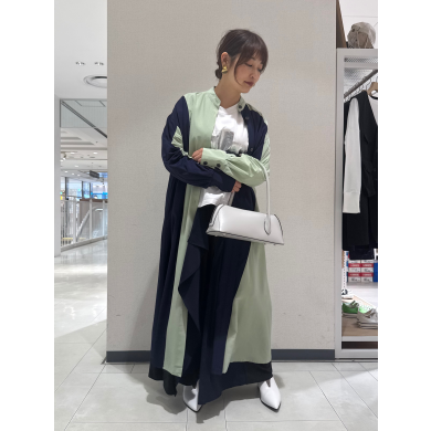 NEW IN🤍バイカラーギャザースリーブワンピースのご紹介！！