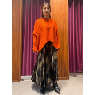 NEW IN🧡大人気！！変形ニットプルオーバーのご紹介✨