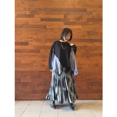 NEW IN💙アシンメトリー切替フレアープルオーバーのご紹介！！