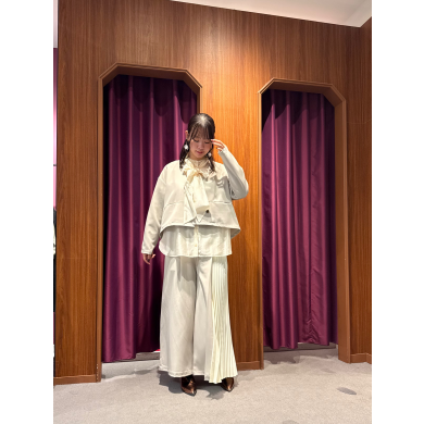 NEW IN🤍ノーカラーショートジャケットのご紹介！！