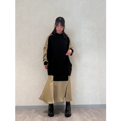 NEW IN🖤切替ヘムフードワンピースのご紹介!!