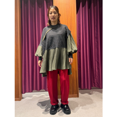 NEW IN❤️ピンタックカーブパンツのご紹介！！