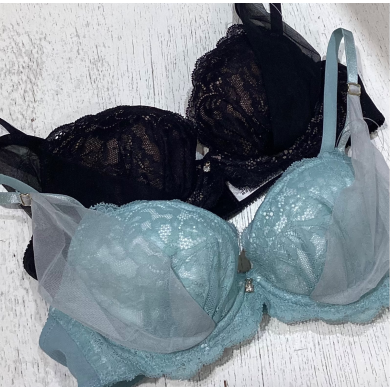 【新色】自然なまるみバストをメイク