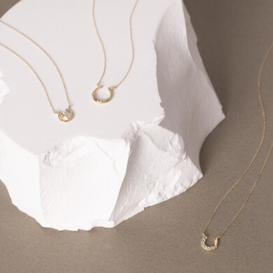 来年は午年! 幸運モチーフの馬蹄シリーズ