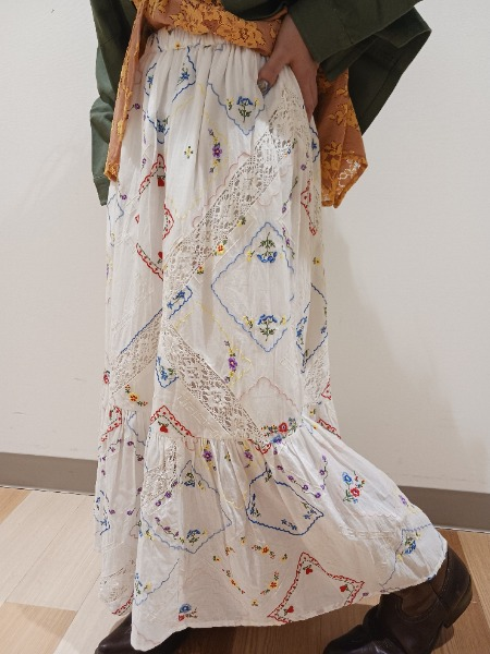 Embroidery skirt coordinate